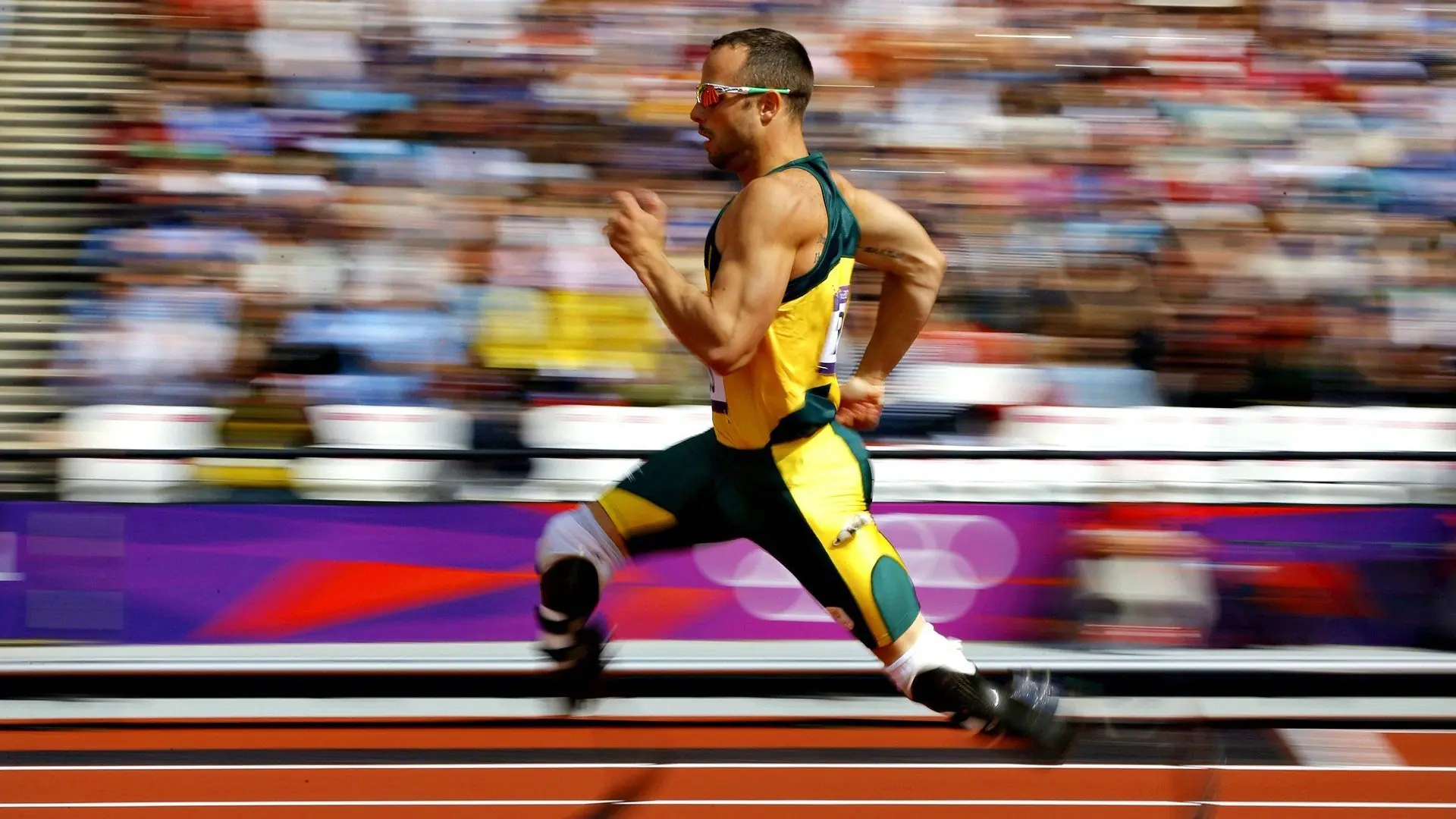 紧张刺激：王强最后一秒三分绝杀，场内欢呼！，王强最后9小时